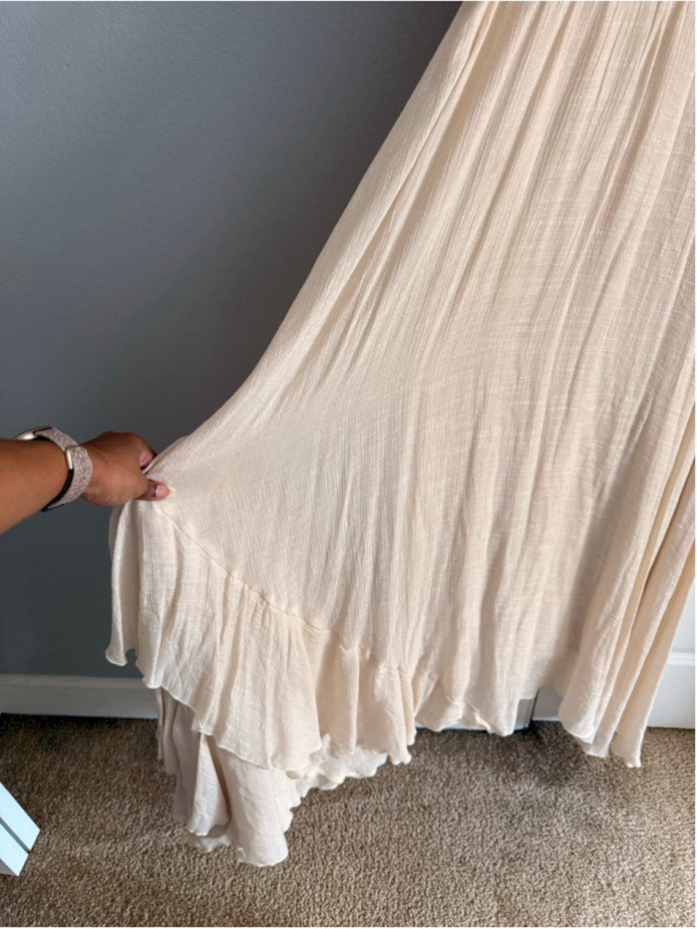 Women's Mia Joy Maxi Dress Size M Beige Ruffled Hem View 3